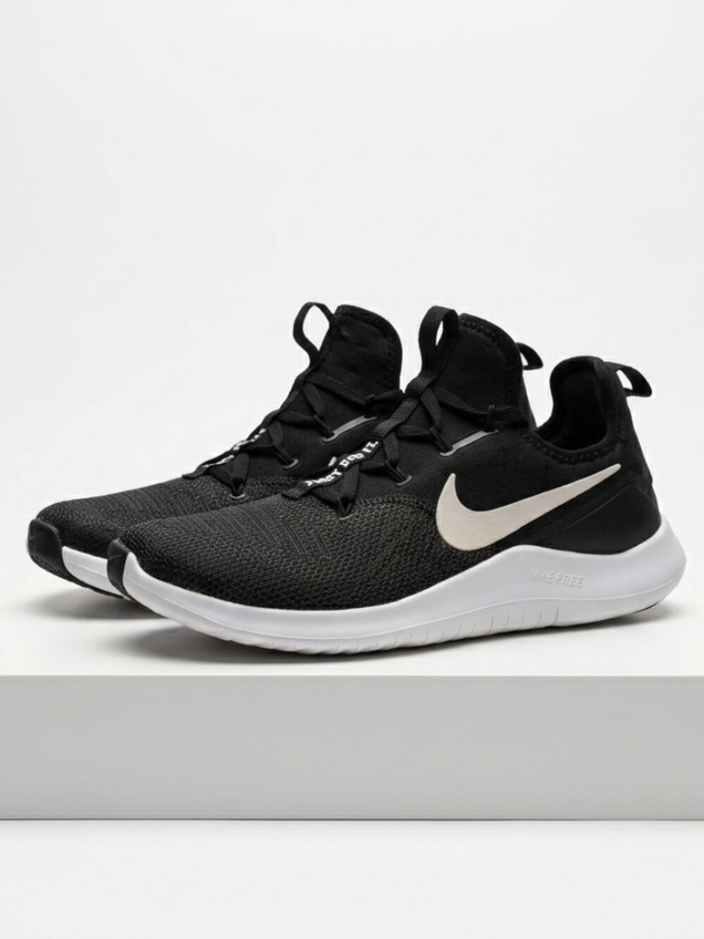 Nike Women's Free TR 8 Cross Training Sneakers - Sz 9